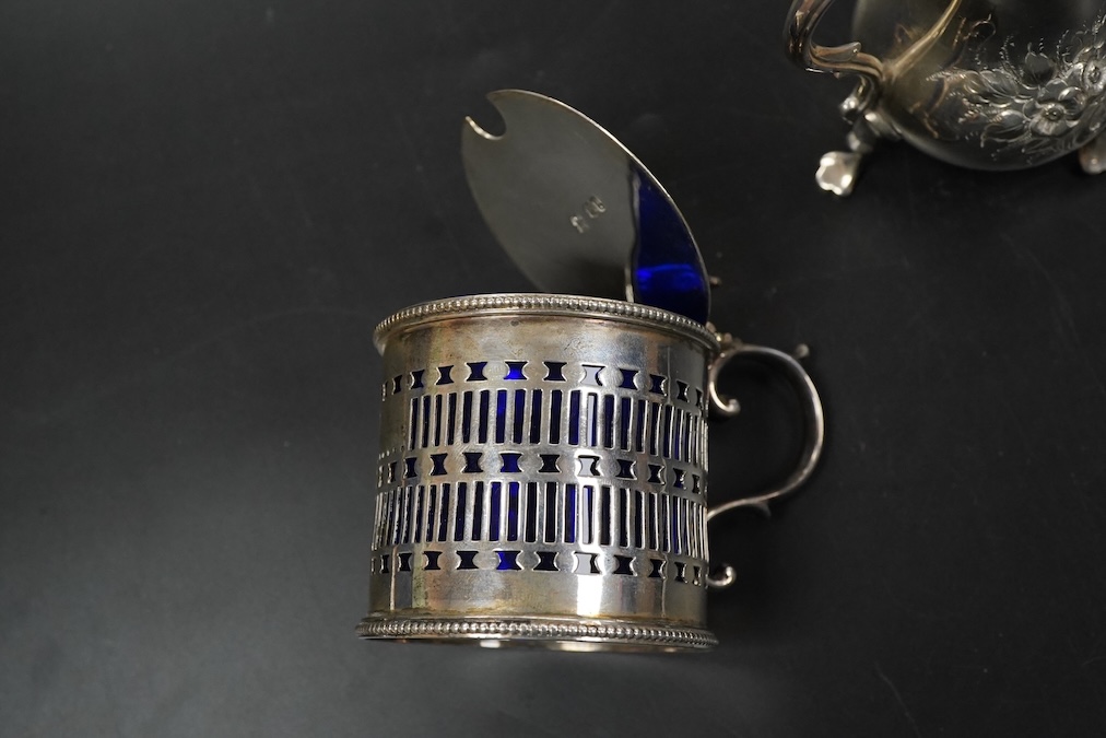 A Victorian pierced silver drum mustard por and cream jug first heoght 6cm., weight approx. 5.79ozt